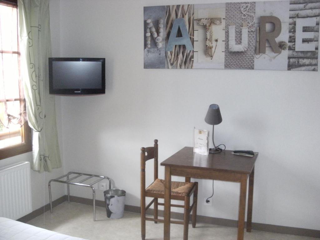 Hotel Les Confins Du Perche Tuffé Pokoj fotografie