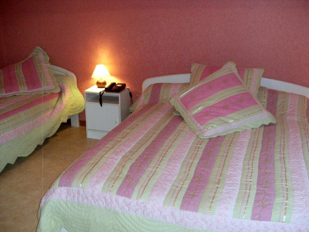 Hotel Les Confins Du Perche Tuffé Pokoj fotografie